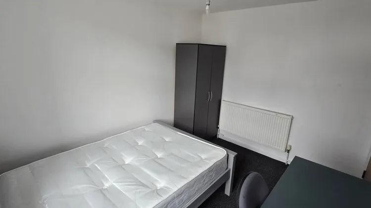 112 Lenton Boulevard // 7 Bed Student House NG7 2BZ - Thumbnail 15